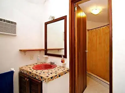 Hotel Uolis Nah 3*
